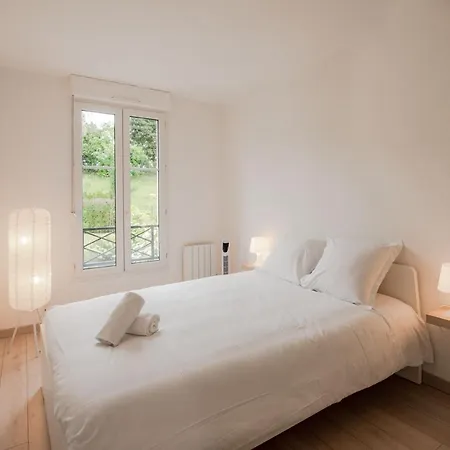 Cosy House Near Disneyland Bmyguest Holiday home *
